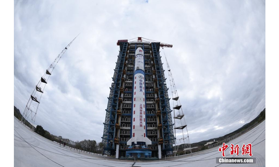 10月14日18时51分，中国在太原卫星发射中心采用长征二号丁运载火箭，成功发射首颗太阳探测科学技术试验卫星“羲和号”。该星将实现国际首次太阳Hα波段光谱成像的空间探测，填补太阳爆发源区高质量观测数据的空白，提高中国在太阳物理领域研究能力，对中国空间科学探测及卫星技术发展具有重要意义。（资料图片） 中新社发 孙公明　 摄