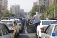 9月21日，在黎巴嫩贝鲁特一加油站前，等待加油的车辆排起长龙。<br/><br/>　　9月22日，黎巴嫩能源部在不到一周的时间内第二次提高汽油价格，95号和98号汽油的价格上涨了15%左右。新华社记者 刘宗亚 摄