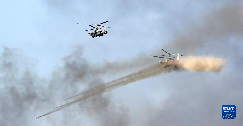 这是9月12日在白俄罗斯布列斯特州拍摄的俄白“西部-2021”联合战略演习现场。

　　俄罗斯与白俄罗斯武装力量“西部-2021”联合战略演习9日拉开帷幕，实兵演练于10日至16日在俄境内9个射击场、波罗的海水域以及白俄罗斯境内5个射击场举行。

　　新华社发（任科夫 摄）