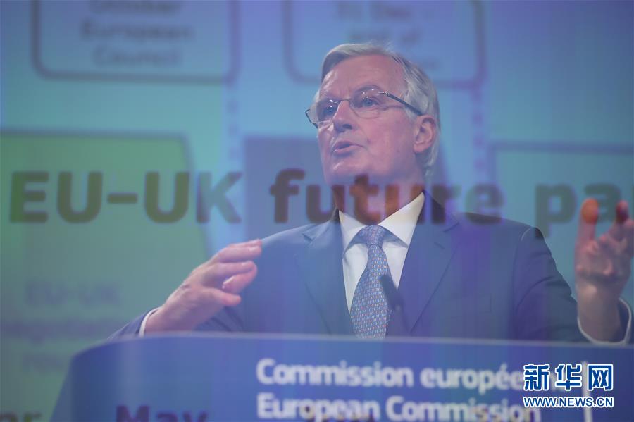 2月3日，在比利时布鲁塞尔欧盟总部，负责英国“脱欧”事务的欧盟首席谈判代表米歇尔·巴尼耶在记者会上发言（多重曝光）。 负责英国“脱欧”事务的欧盟首席谈判代表米歇尔·巴尼耶3日召开记者会表示，欧盟准备与英国达成紧密的贸易关系，但双方关系要平等。 新华社记者 张铖 摄