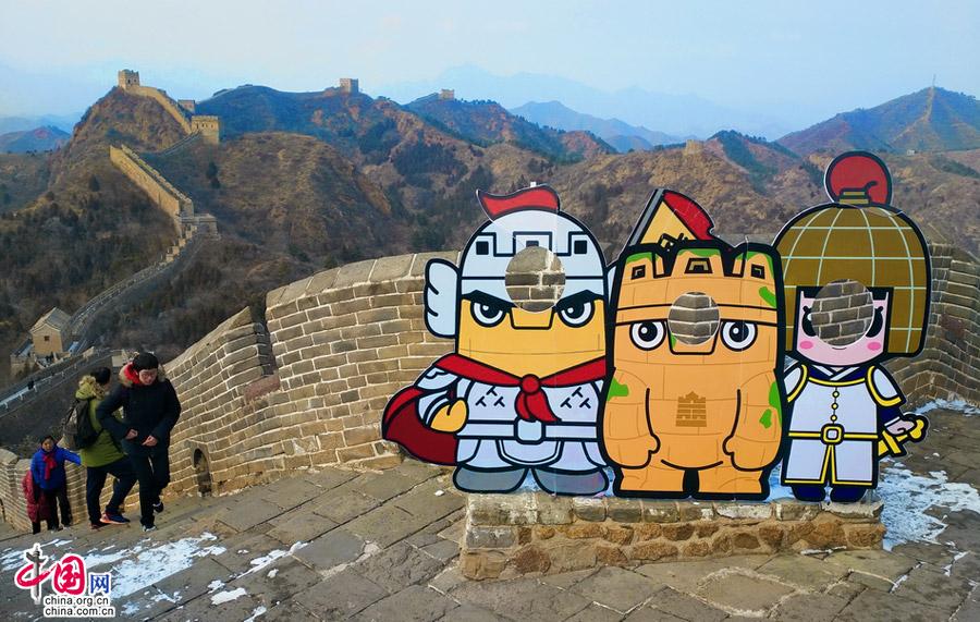 登上金山岭，听风刮过耳畔，犹如千年历史从眼前滚滚而过，给人无限震撼与感慨。仿佛又像是古代人民在大声诉说，歌唱赞美这伟大的长城。 段久军 摄