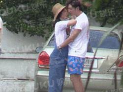 白百何出轨第二弹 与张爱朋当街摸臀