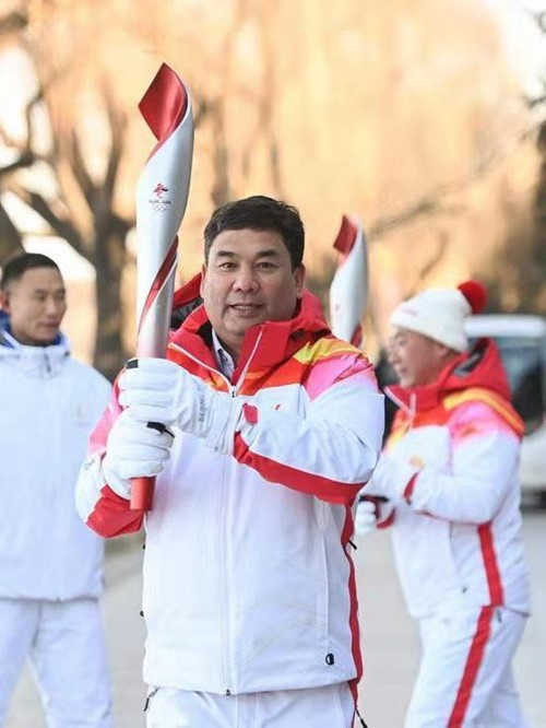 代表委员履职这一年系列报道库尔班尼亚孜代表推进文化润疆让中华优秀