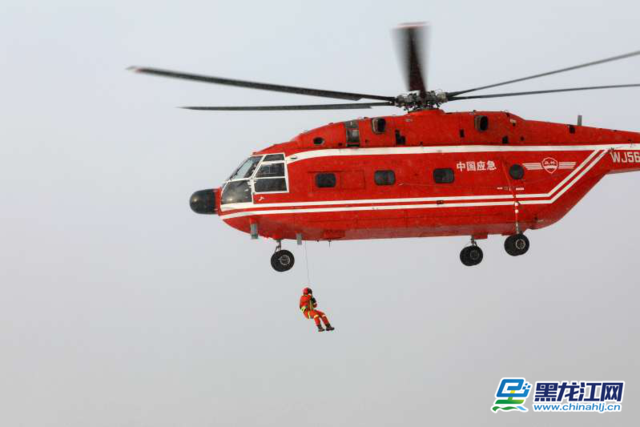 应急部森林消防局大庆航空救援支队开展低温雨雪冰冻灾害专项训练