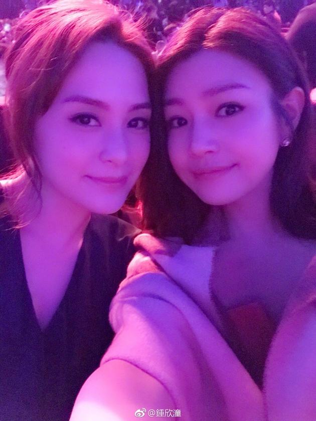 陈妍希阿娇两大女神同框颜值高 原来是庆生 