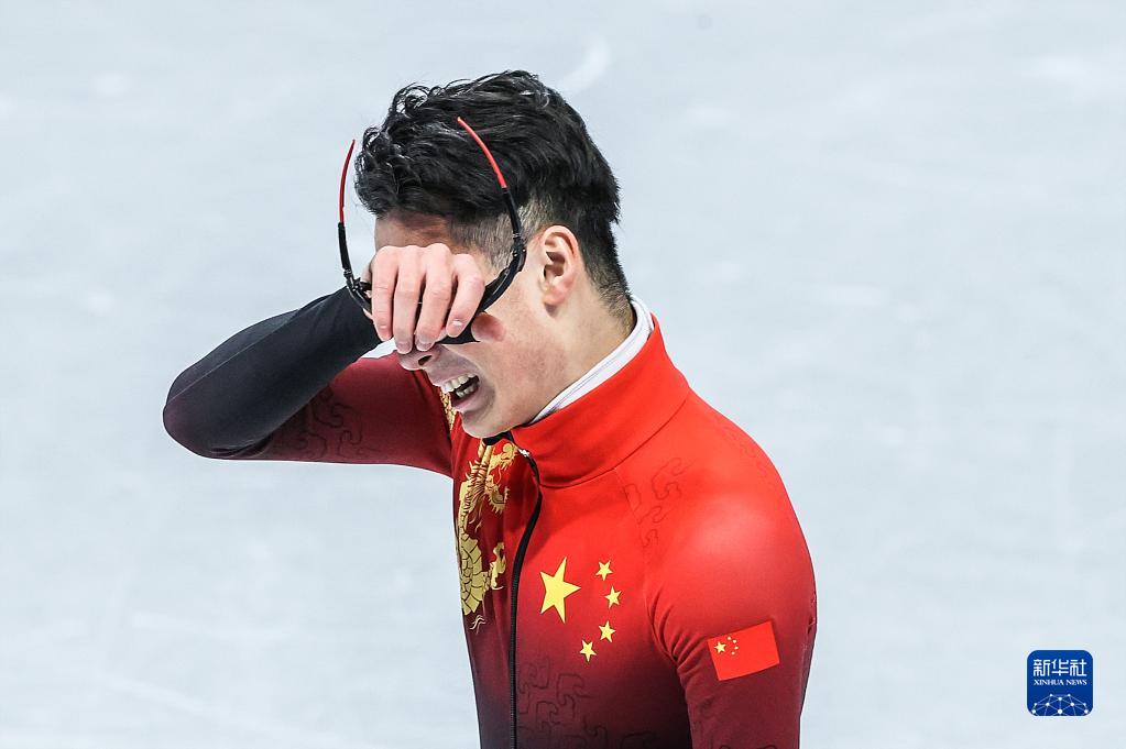 2月7日，任子威在比赛后。

　　当日，在首都体育馆举行的北京2022年冬奥会短道速滑项目男子1000米决赛中，中国选手任子威夺得冠军。

　　新华社记者 张玉薇 摄