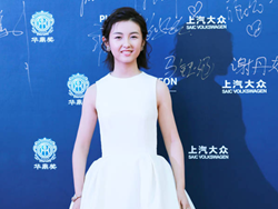  张子枫演技受肯获殊荣 获华鼎奖最佳女配角