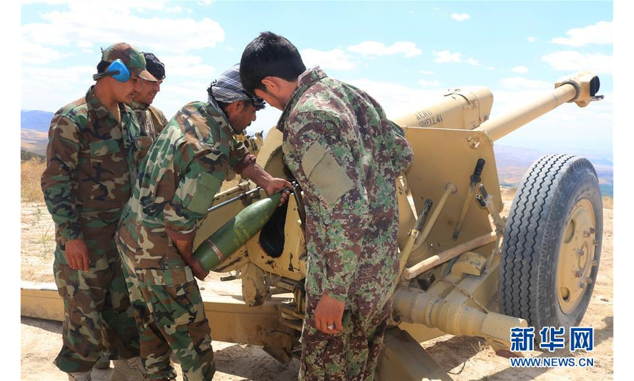 6月11日，在阿富汗北部萨尔普勒省，阿富汗安全部队士兵正在参与清剿行动。 阿富汗北部萨尔普勒省省长阿卜杜勒·卡德尔·阿什纳11日说，阿安全部队当天在该省开展针对塔利班武装分子的清剿行动，共击毙包括塔利班“红队”头目阿卜杜勒·巴希尔在内的16名武装分子。 新华社发（穆罕默德·詹·阿里亚 摄）