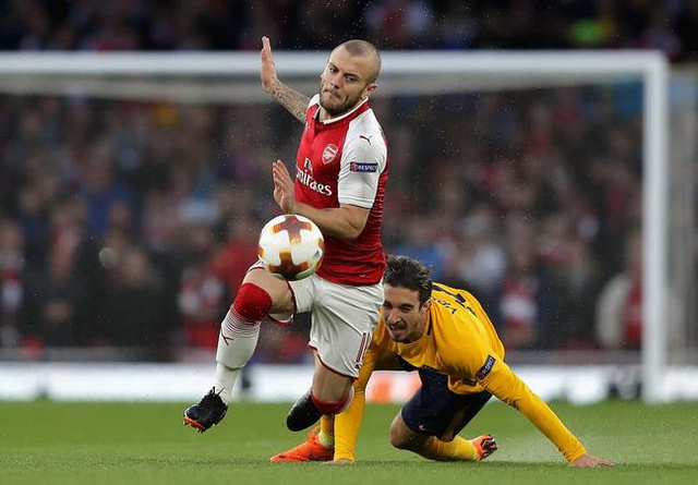 欧联杯 阿森纳主场1-1平10人马竞