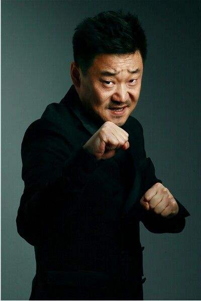 王景春斥《复联4》排片:跪都跪还要什么脸呢?