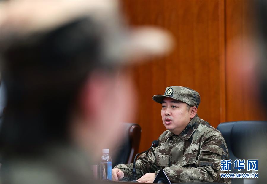 1月13日，中国乒协主席刘国梁在思想政治学习中讲话。当日，中国国家乒乓球队在北京某军事体育训练中心开始为期一周的军训。新华社记者王东震摄