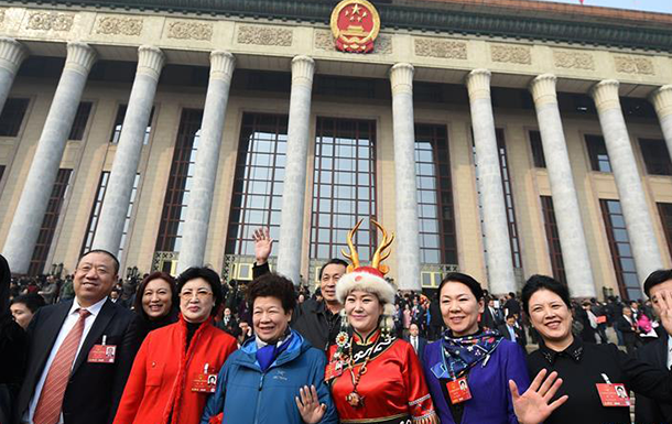 凝心聚力，向着百年目标进发!——全国政协十二届五次会议开幕侧记