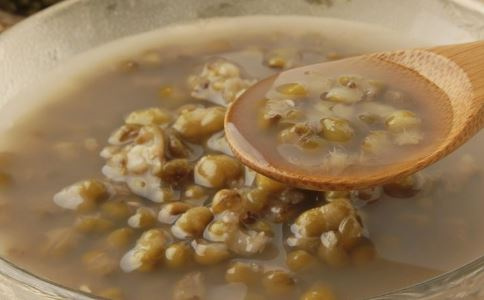 大鱼大肉一时爽 口臭胃火旺怎么办?