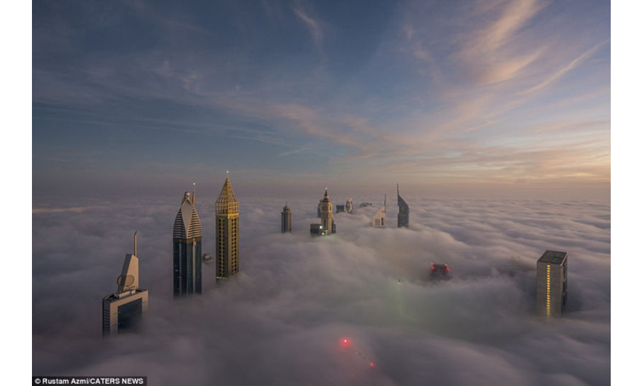 迪拜的雾季一年有两次，且出现在气候突然变化前后。