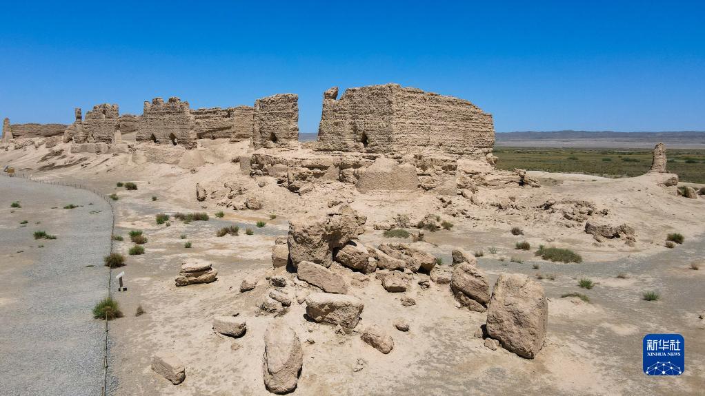 这是在甘肃省敦煌市境内拍摄的河仓城（大方盘城）遗址（5月31日摄，无人机照片）。

　　新华社记者 郎兵兵 摄