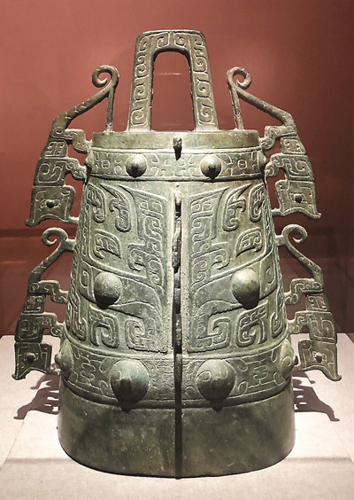 中国国家博物馆供图 西周四虎閐邹雅婷摄 商代妇好墓鸮纹特磬邹雅婷摄