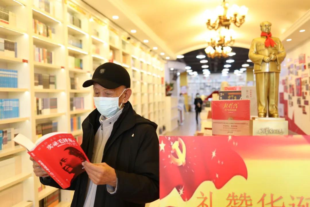 学到老。惠向东摄