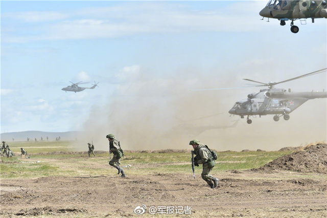 东方-2018战略演习中俄联合战役演练正式展