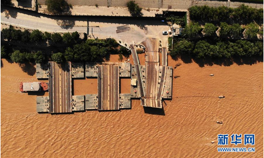 9月18日，济南黄河泺口浮桥已暂时拆除（无人机拍摄）。 受降雨及来水影响，黄河中游干流潼关站17日流量达到5000立方米每秒的警戒流量，形成黄河2019年第3号洪水，洪峰将很快到达济南。对此，山东黄河河务局按要求启动了防汛Ⅳ级应急响应。