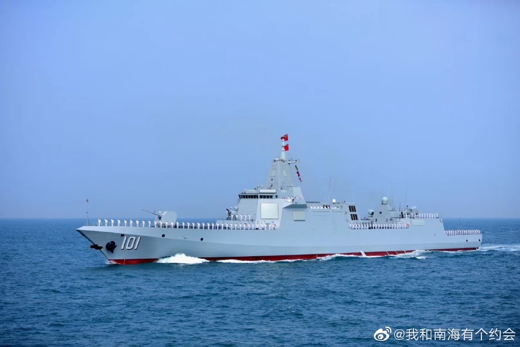 这些堪称”豪华“的武器配置使得055型驱逐舰成为当之无愧的亚洲最强战舰，在世界范围内也鲜有战舰能够匹敌。