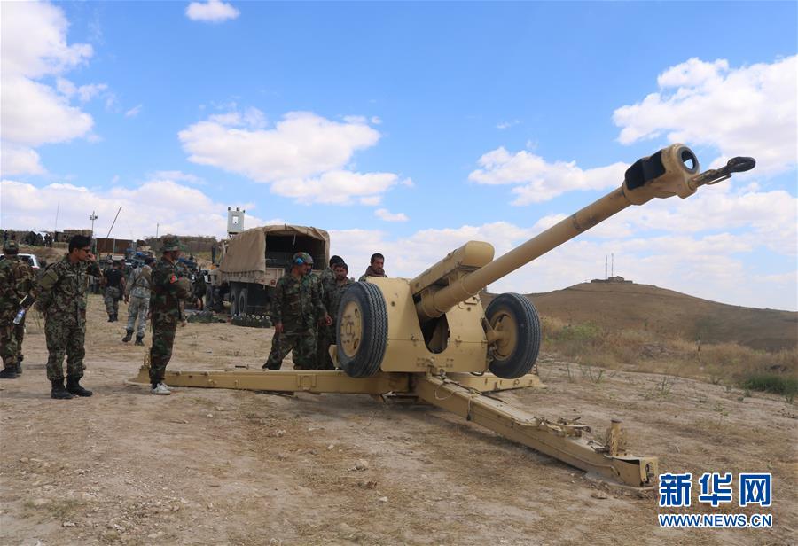 6月11日，在阿富汗北部萨尔普勒省，阿富汗安全部队士兵正在参与清剿行动。 阿富汗北部萨尔普勒省省长阿卜杜勒·卡德尔·阿什纳11日说，阿安全部队当天在该省开展针对塔利班武装分子的清剿行动，共击毙包括塔利班“红队”头目阿卜杜勒·巴希尔在内的16名武装分子。 新华社发（穆罕默德·詹·阿里亚 摄）