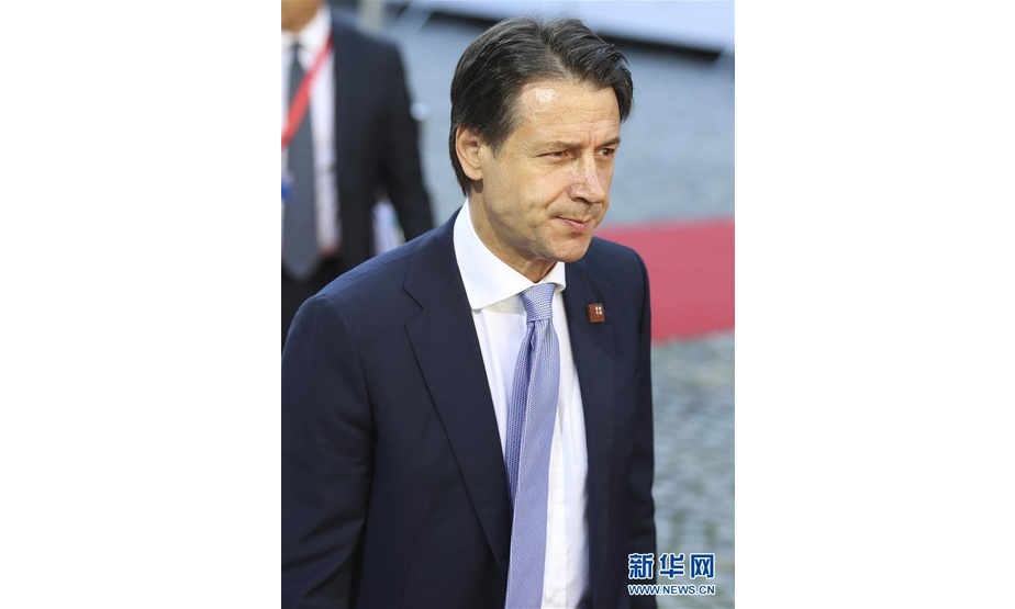 9月20日，在奥地利萨尔茨堡，意大利总理孔特抵达欧盟非正式峰会现场。 欧盟非正式峰会19日在奥地利西部城市萨尔茨堡开幕。 新华社记者 叶平凡 摄