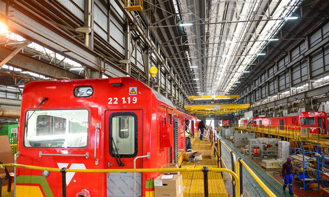 金砖合作机制为轨 中国机车开到南非