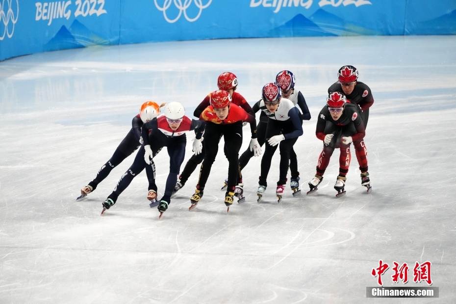 2月13日，北京2022年冬奥会短道速滑项目女子3000米接力决赛在首都体育馆举行。 中新社记者 毛建军 摄