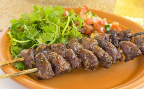 熬夜看球赛吃烧烤 小心造成精子畸形