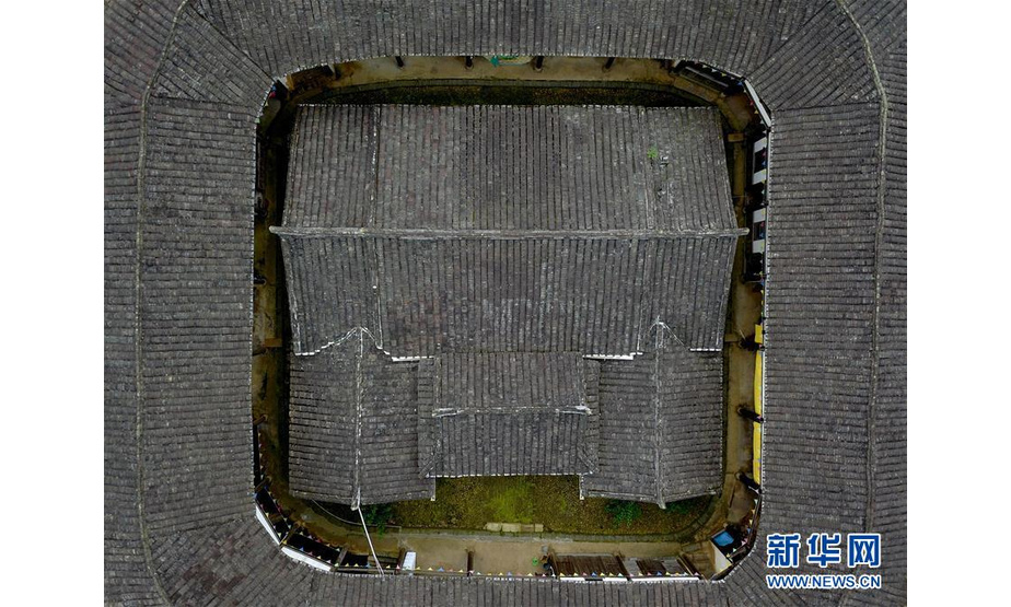 7月14日无人机拍摄的允升楼土堡。新华社记者 魏培全 摄