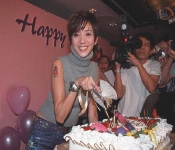 袁咏仪为梅艳芳庆生 连续七年从不迟到