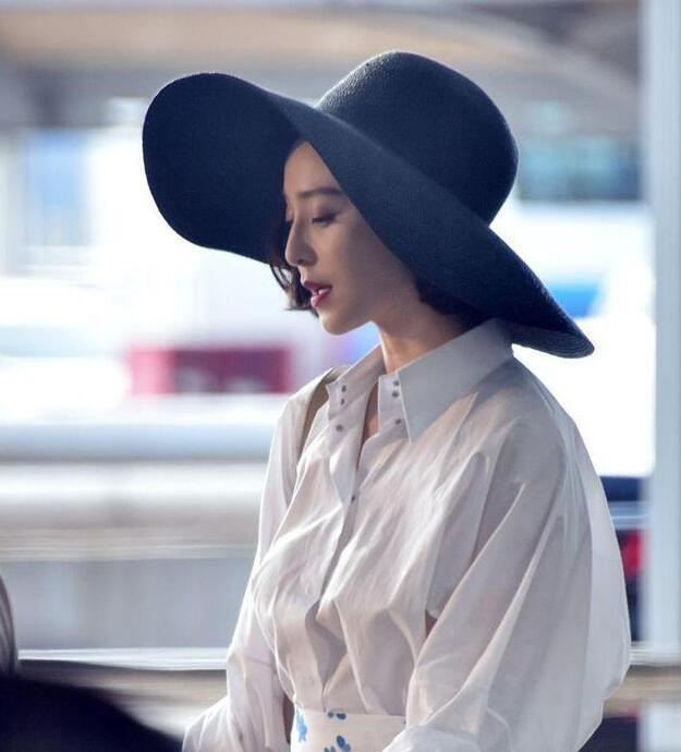 冰冰传言重创影视股 唐德影视跌停华谊兄弟跌