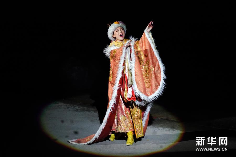 这是大型实景剧《文成公主》演出现场（6月1日摄）。新华社记者 詹彦 摄