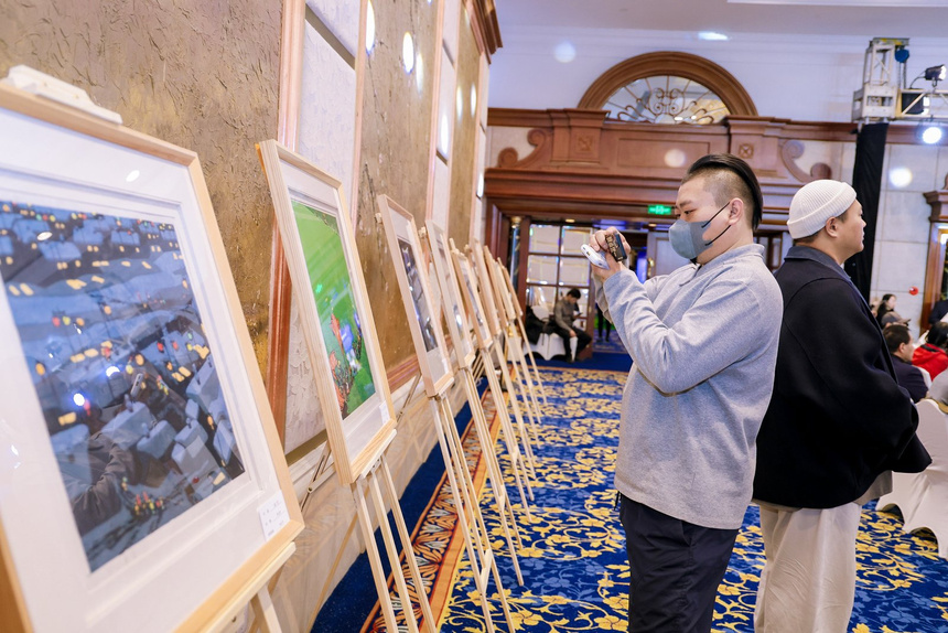 5X5A7232.jpg~tplv-9lv23dm2t1-resize-animforce-v1_1600_3000_gif