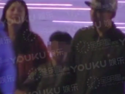 第三弹!曝陈羽凡带儿子K歌至凌晨4点 美女随行