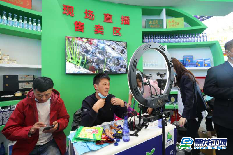 图为黑河现场直播售卖区。