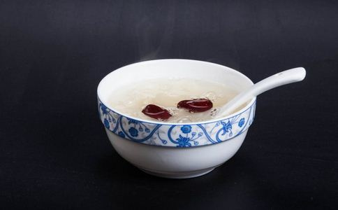 红枣银耳莲子汤怎么做 有何功效