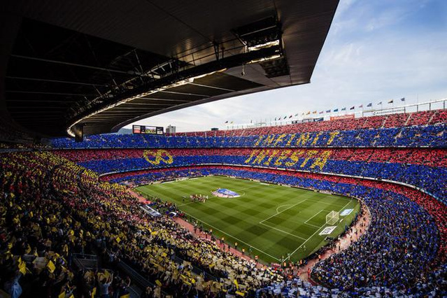 再见传奇!诺坎普万人送别伊涅斯塔 小白伤感落