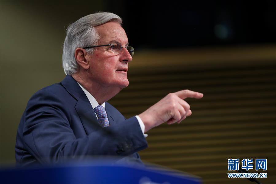 2月3日，在比利时布鲁塞尔欧盟总部，负责英国“脱欧”事务的欧盟首席谈判代表米歇尔·巴尼耶在记者会上发言。 负责英国“脱欧”事务的欧盟首席谈判代表米歇尔·巴尼耶3日召开记者会表示，欧盟准备与英国达成紧密的贸易关系，但双方关系要平等。 新华社记者 张铖 摄