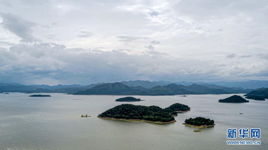 这是8月6日拍摄的泰国岗卡章森林保护区（无人机照片）。

　　在中国福州举行的第44届世界遗产大会上，泰国岗卡章森林保护区被列入联合国教科文组织《世界遗产名录》。

　　新华社记者 王腾 摄