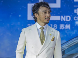 赵立新摘得华鼎奖最佳男配:我们演员都是手艺人