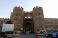 这是9月11日拍摄的埃及开罗古城北墙城门。<br/><br/>　　开罗古城建于公元10世纪，拥有许多古老的清真寺、宣礼塔、古市场和老街，于1979年被列入联合国教科文组织世界文化遗产名录，并获得“千塔之城”的美称。<br/><br/>　　新华社记者隋先凯摄