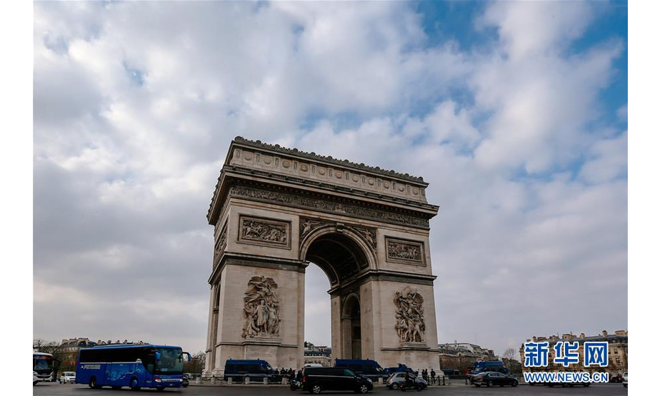这是3月23日拍摄的法国巴黎凯旋门。  新华社记者张铖摄