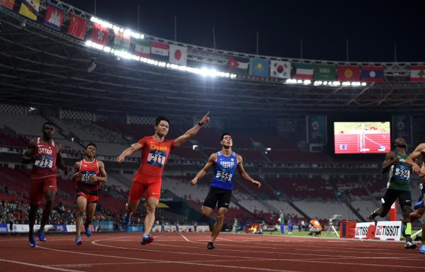 苏炳添破百米亚运纪录夺冠 亚运会飞人诞生