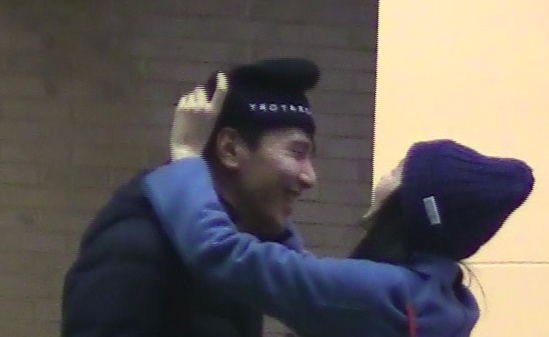 高圆圆亲手给老公戴帽子 杨幂却无辜躺枪?(2)