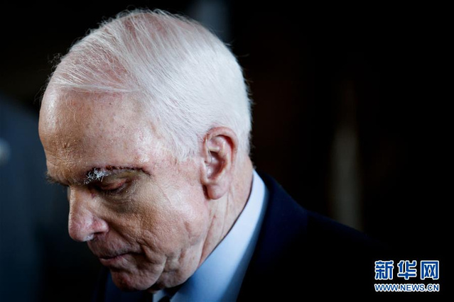 美国政客约翰·麦凯恩因脑癌去世 特朗普发推