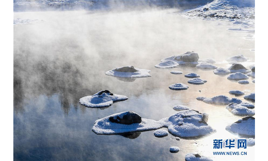 这是11月20日拍摄的内蒙古兴安盟阿尔山市境内的“不冻河”。新华社记者 彭源 摄