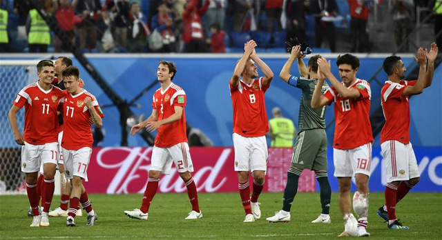 世界杯足球赛A组:俄罗斯队取得两连胜