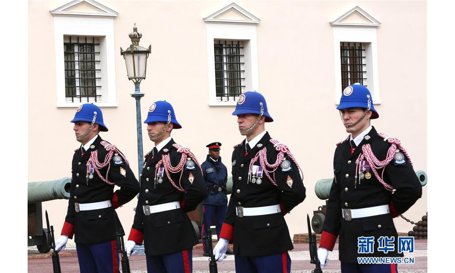 这是2019年3月15日拍摄的摩纳哥王宫士兵换岗仪式。 

　　新华社记者高静 摄