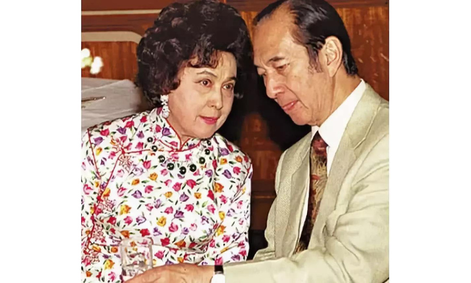 据港媒，赌王何鸿燊5月26日去世。这位澳门博彩史上权势最大、获利最多、名气最响的赌王，一生充满了传奇色彩。